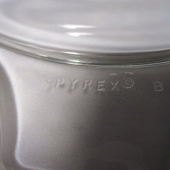 474-C -26 Pyrex lid for round 1 1/2 qt casserole - Picture 3 of 4